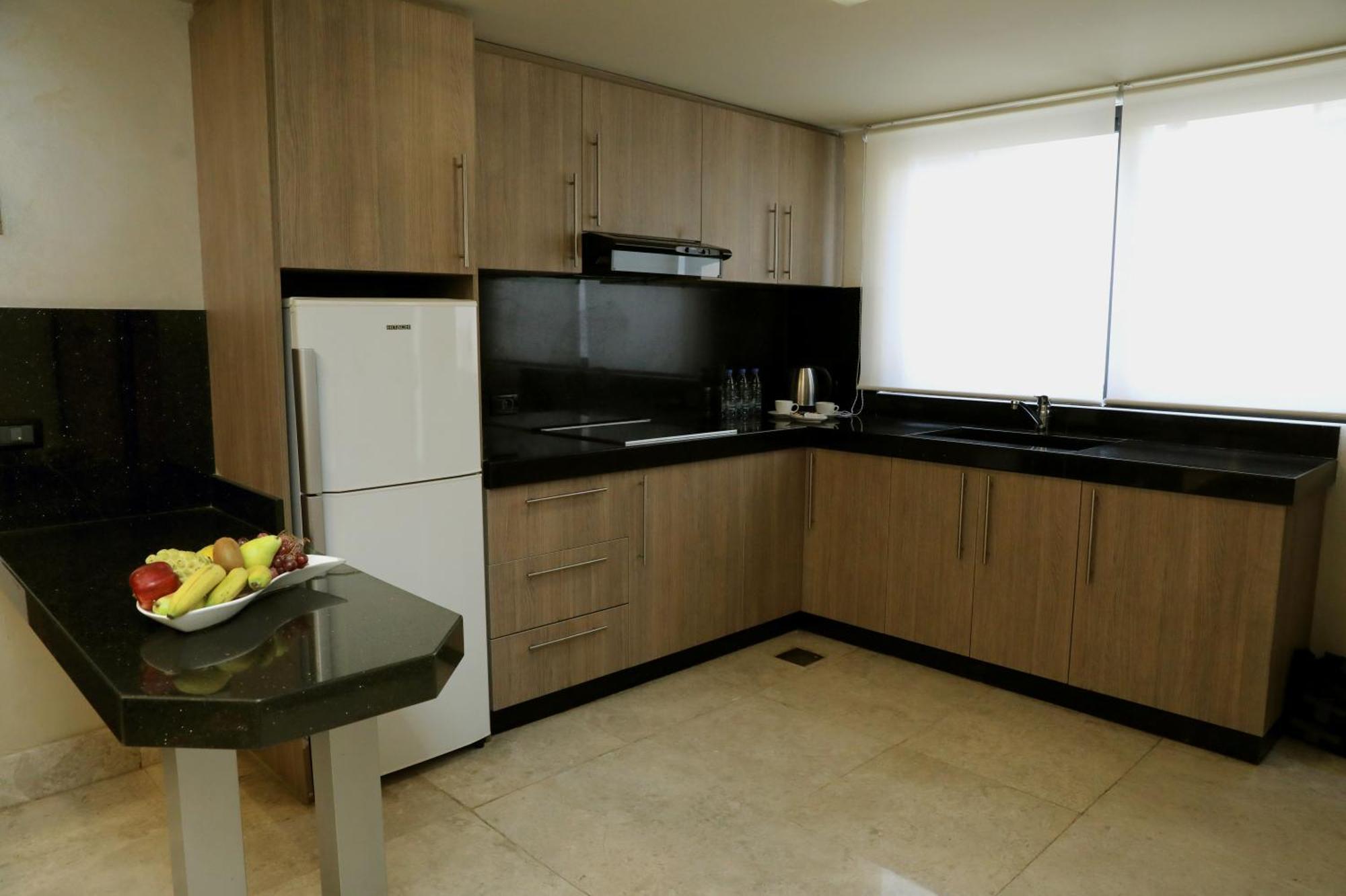 Imperial Suites Hotel Бейрут Экстерьер фото