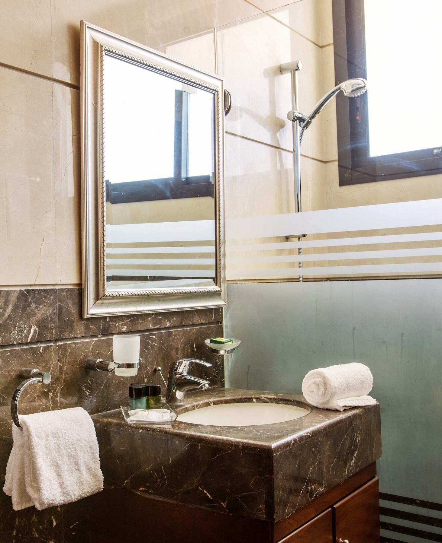 Imperial Suites Hotel Бейрут Экстерьер фото
