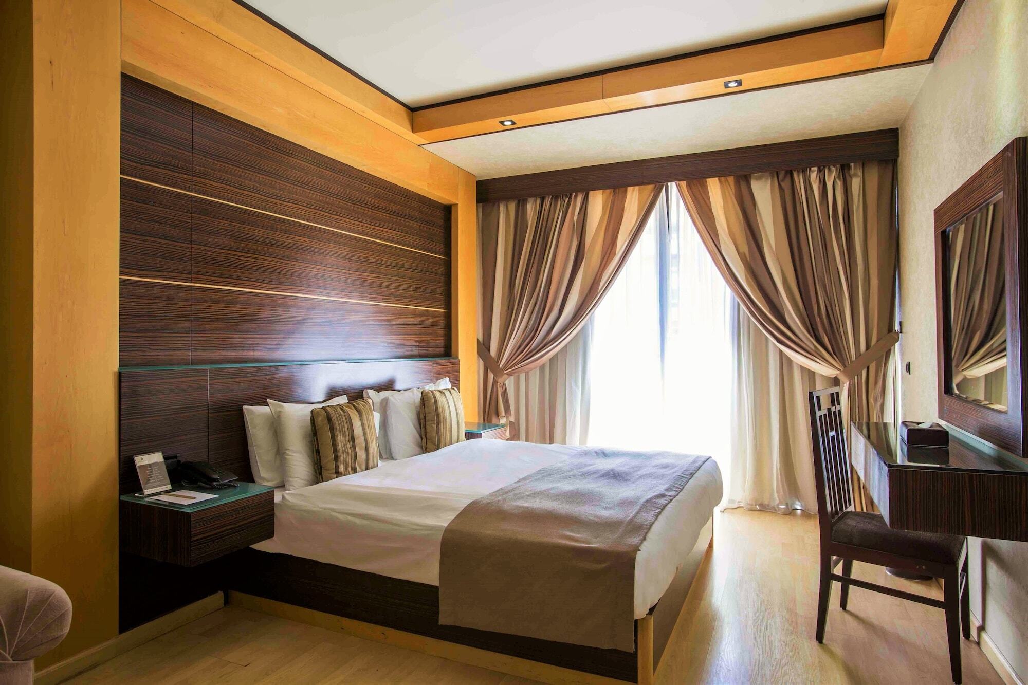 Imperial Suites Hotel Бейрут Экстерьер фото